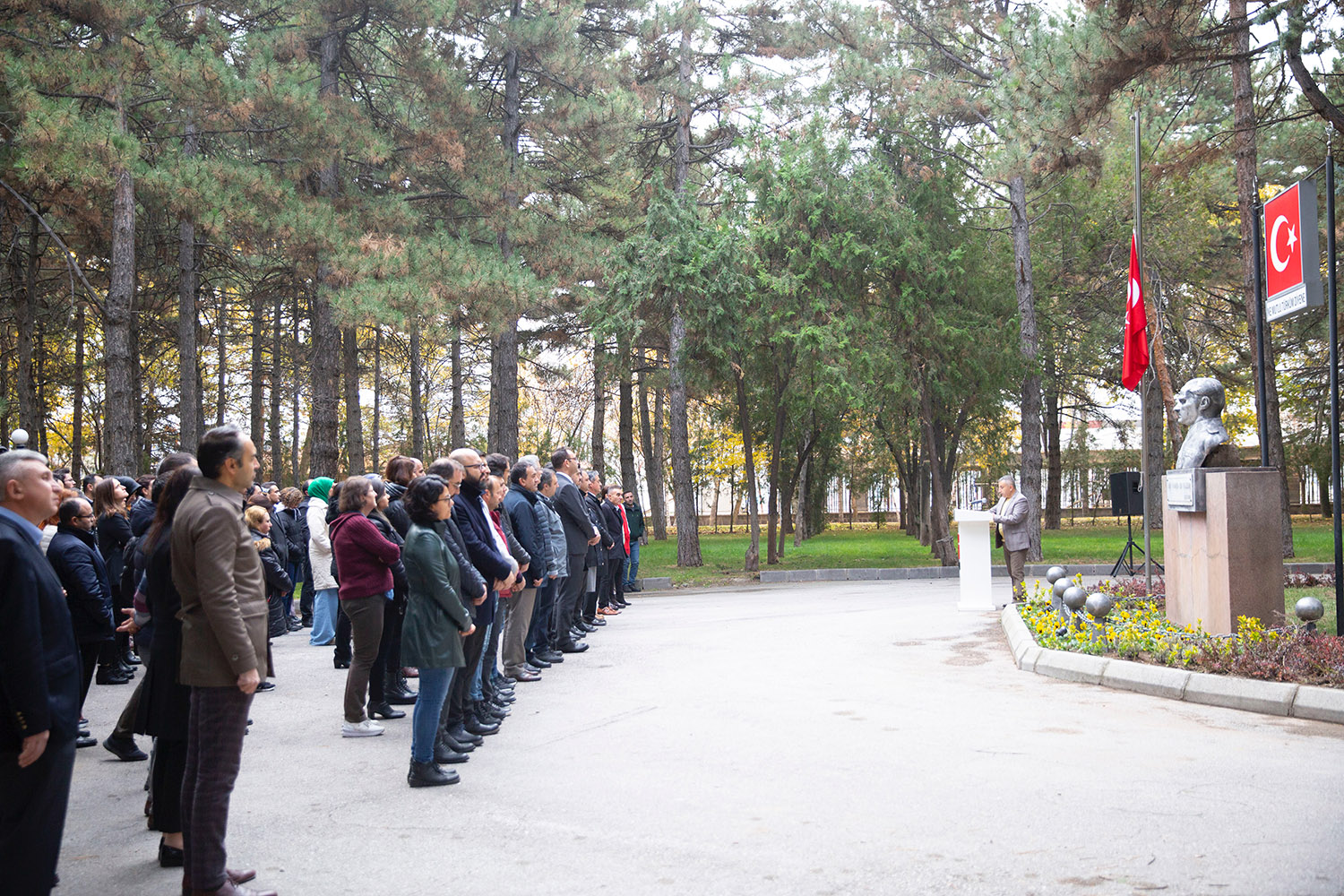 Cumhuriyetimizin Kurucusu Ulu Önder Atatürk AGÜ’de de Törenle Anıldı